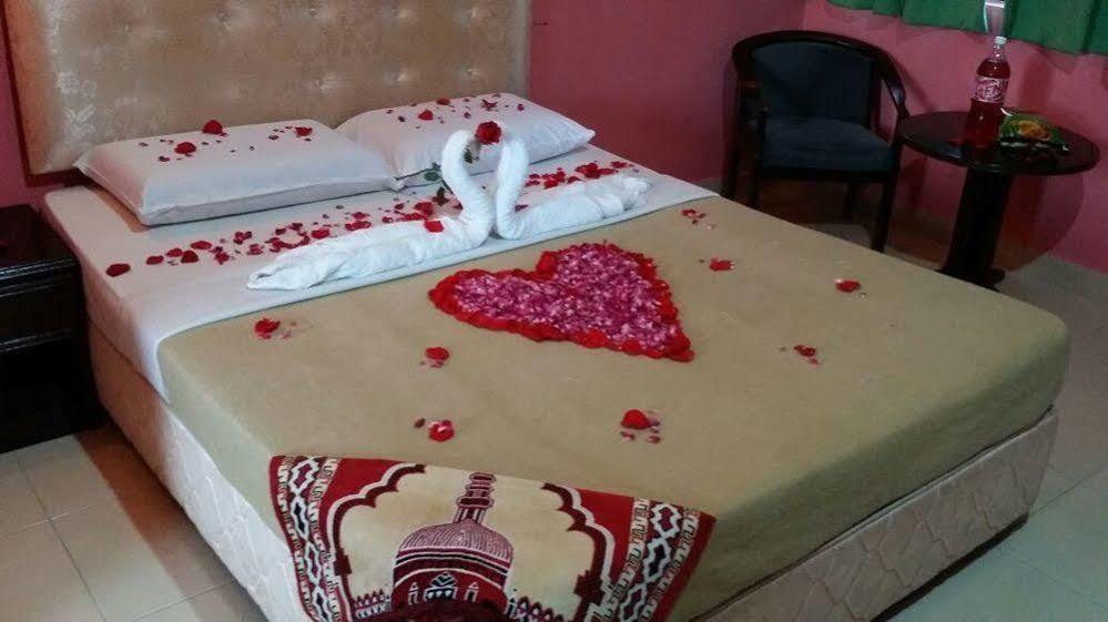 Hji Residensi Hotel Kuah Kültér fotó